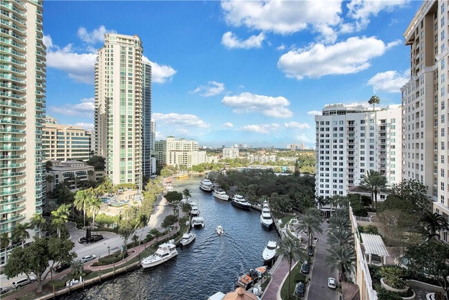 Building Photo - 511 SE 5 Ave