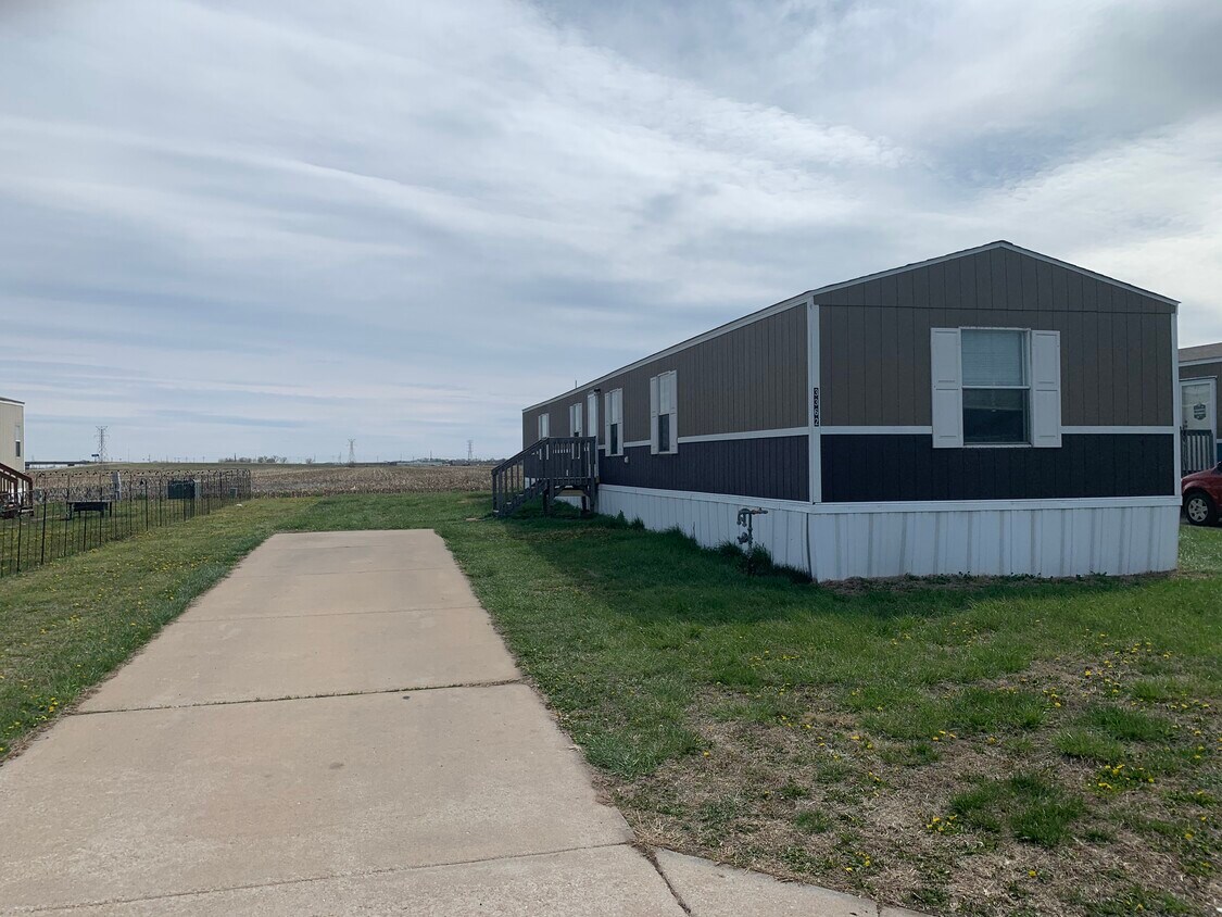 Foto principal - 3 bedroom 2 bath $750 a month