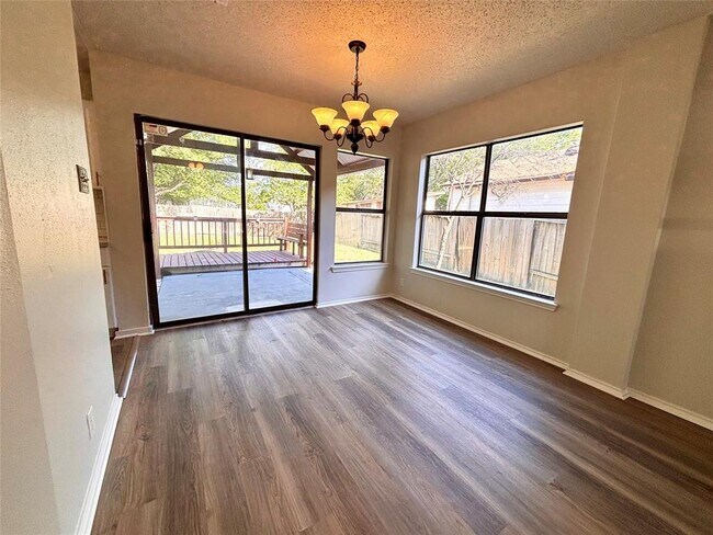 Foto del edificio - 4204 Candle Sunrise Dr