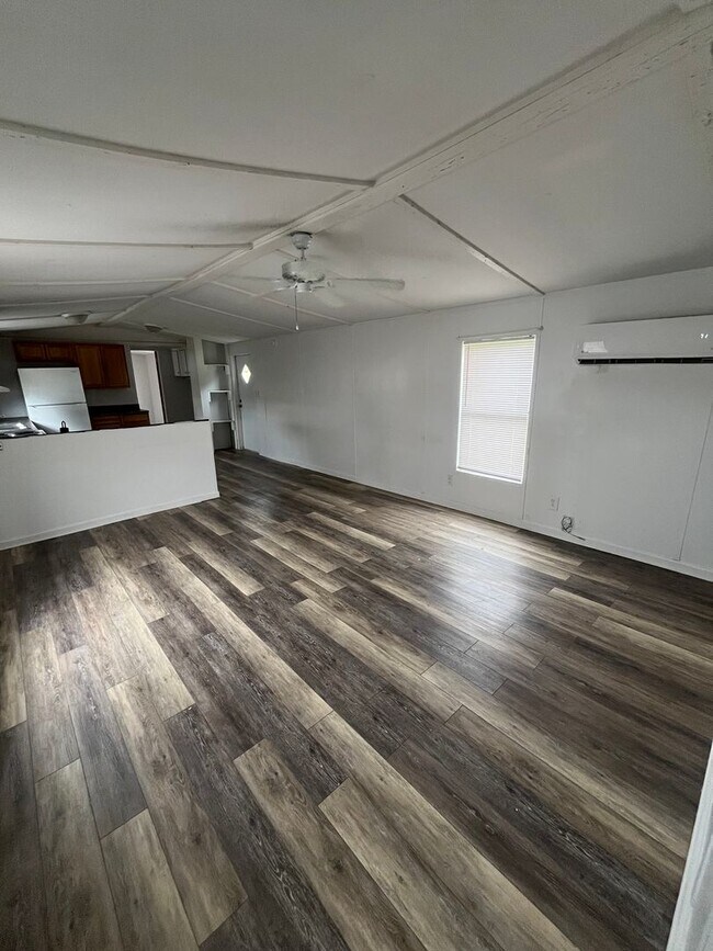 Building Photo - 8 Pin Oak Ln