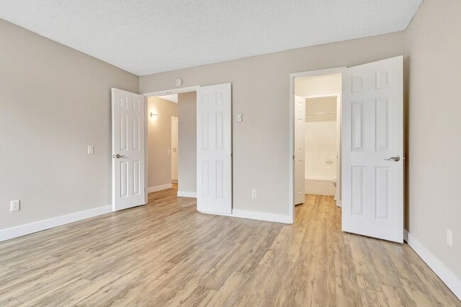 Interior Photo - Grossmont Bluffs