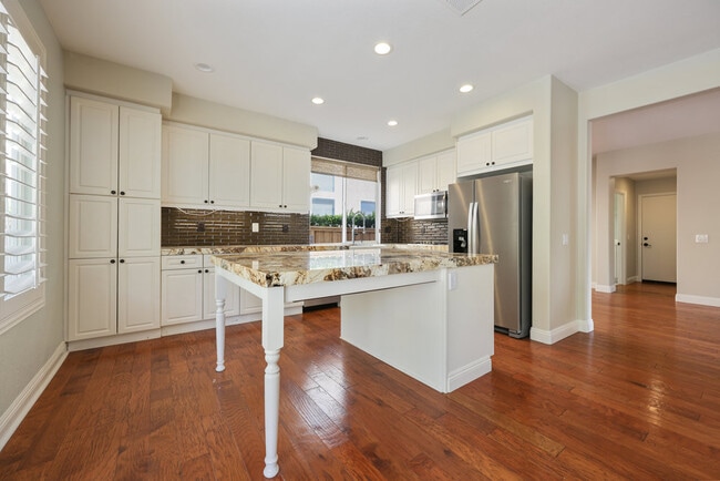 Building Photo - 11920 Mil Pitrero Rd