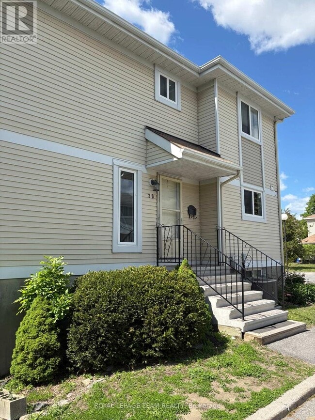 Building Photo - 30 McDermot Ct