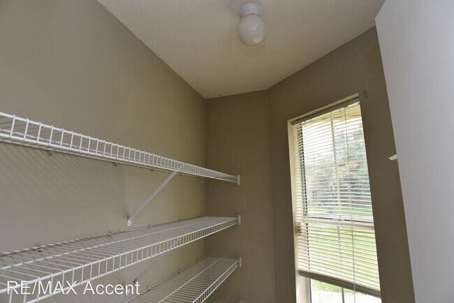 Building Photo - 3 br, 2 bath House - 137 Clearwater Ln.
