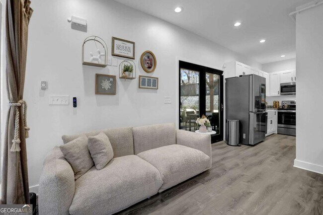 Foto del edificio - 3120 Godby Rd