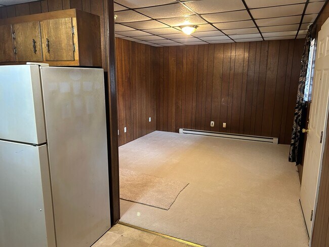 Foto del edificio - 5063 Friendly Rd
