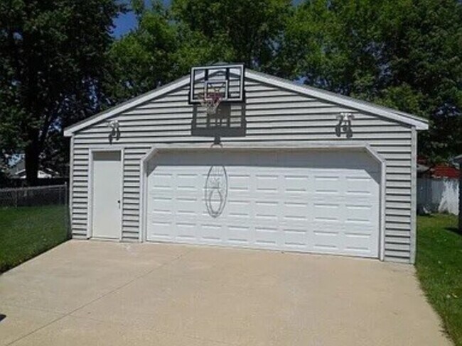 Foto del edificio - 1702 W Winnebago St