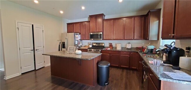 Building Photo - 1201 Clear Springs Dr