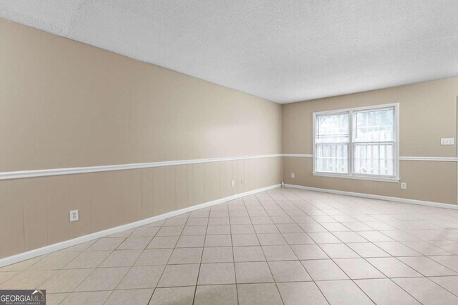 Building Photo - 2030 Kings Gate Cir SW