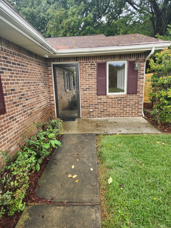 Building Photo - 1108 Estate Dr