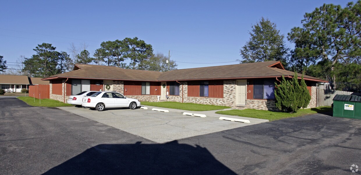 Building Photo - 3426 Douglas Rd