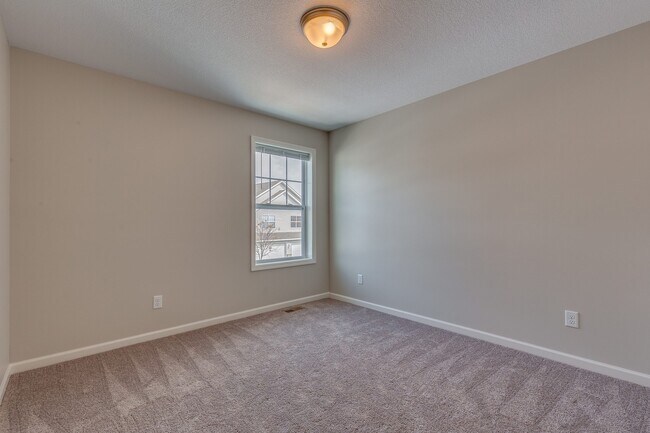 Foto del edificio - lease in Zimmerman:  3bd 2ba 2car garage townhome