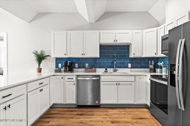 Foto del edificio - 238 NE 70th St