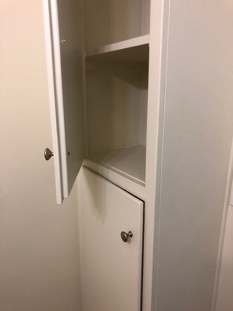 LINEN CLOSET - 470 E Angeleno Ave