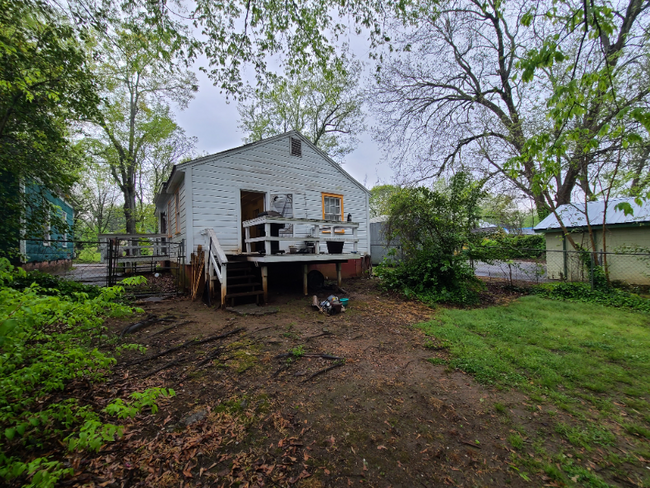 Building Photo - 140 Indale Ave