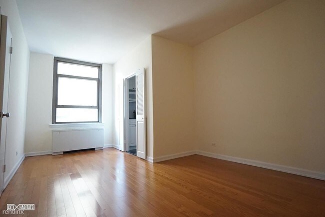 Building Photo - 1 br, 1 bath Apartment - 8 Park Ave