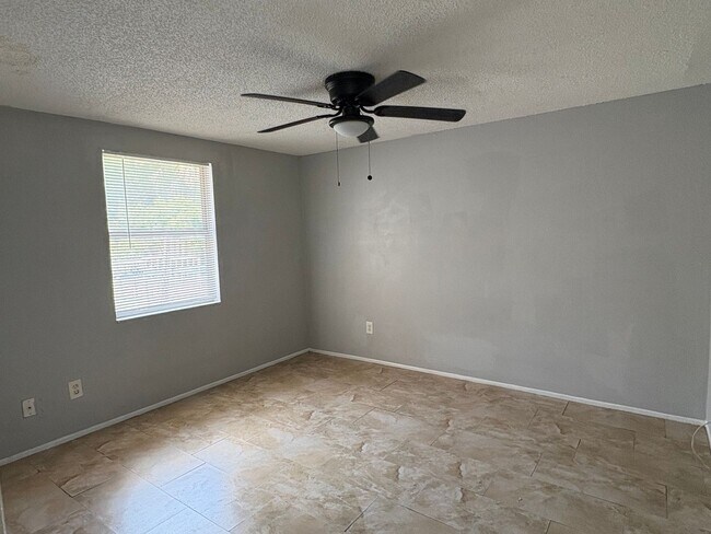 Foto del edificio - 512 60th Ave Terrace W