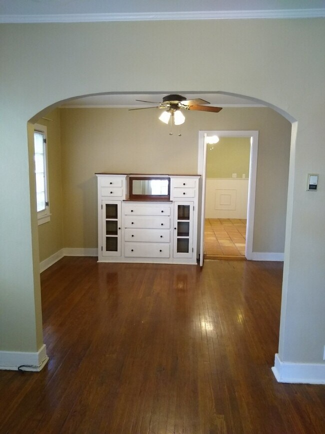 Dining Room - 1353 E Elizabeth St