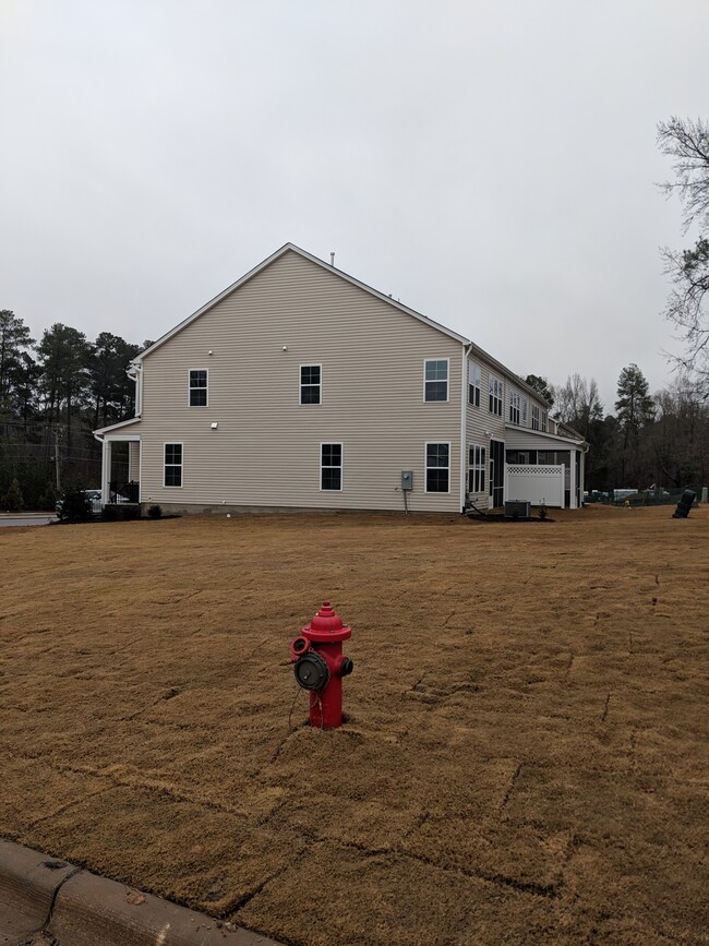 Building Photo - 1385 Southpoint Trail