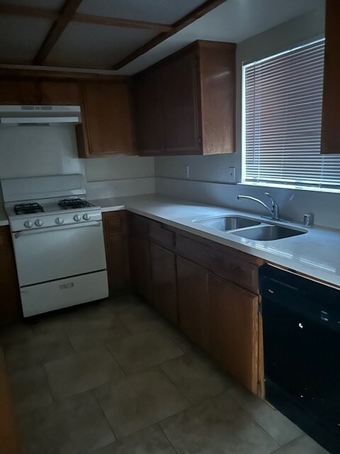 Foto del edificio - 10413 Western Ave