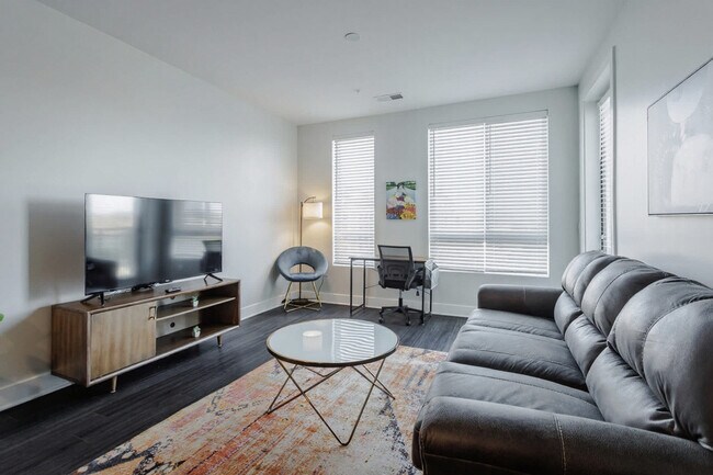 Building Photo - 228 Pike St