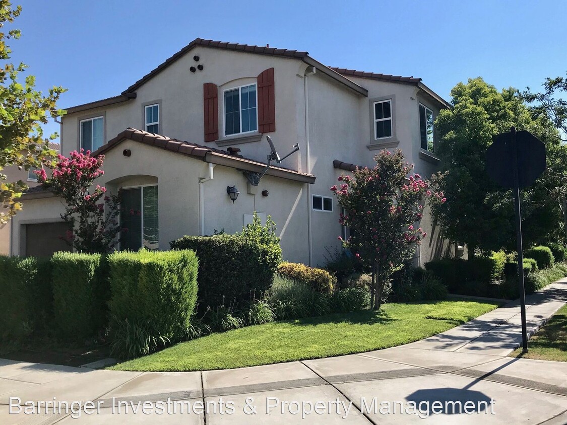 Primary Photo - 4 br, 3 bath House - 133 W Questa Trl