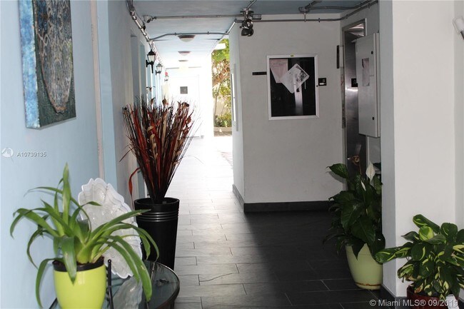 Foto del edificio - 801 Meridian Ave