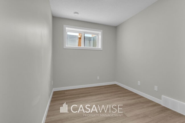 Building Photo - 1061 Berg Pl
