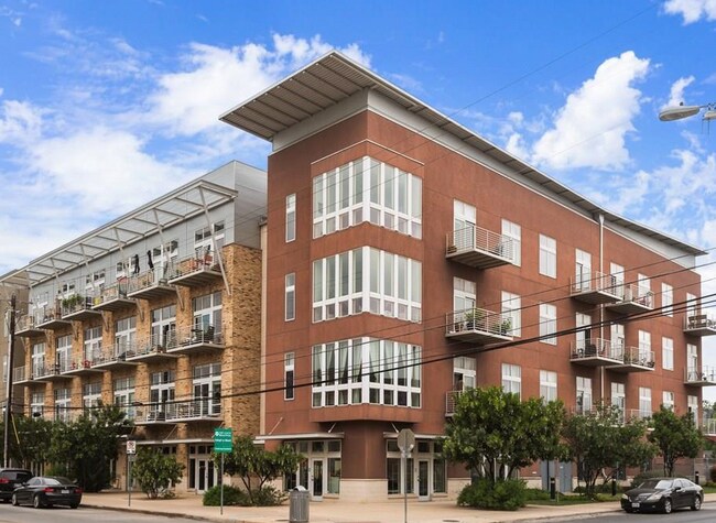 Foto del edificio - 2124 E 6th St