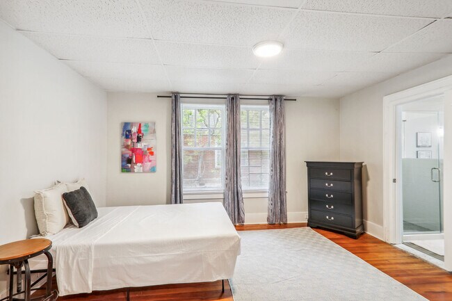 Foto del edificio - 606 Moreland Ave SE