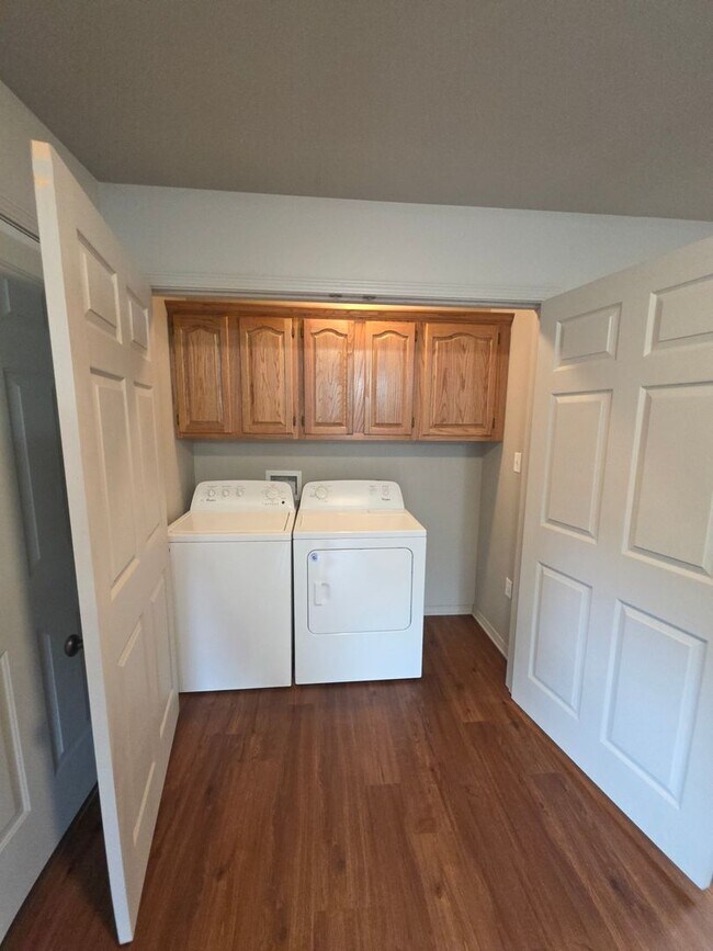 Foto del edificio - 224 E N St