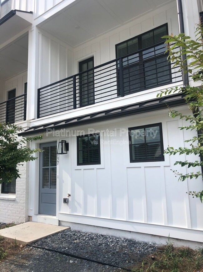 Photo - 137 Pacer Pl Townhome