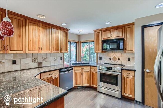 Foto del edificio - 8220 Southwest Fanno Creek Drive, Tigard, ...
