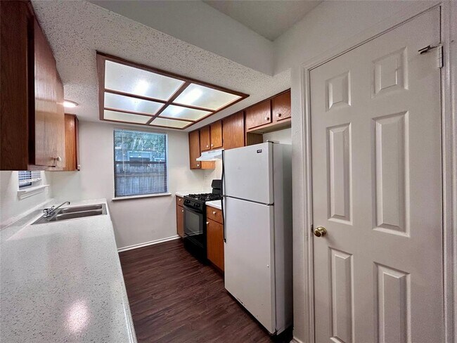 Building Photo - 9311 Kempler Dr