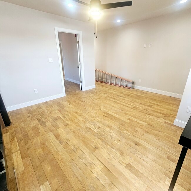 Building Photo - 333 S 21st St