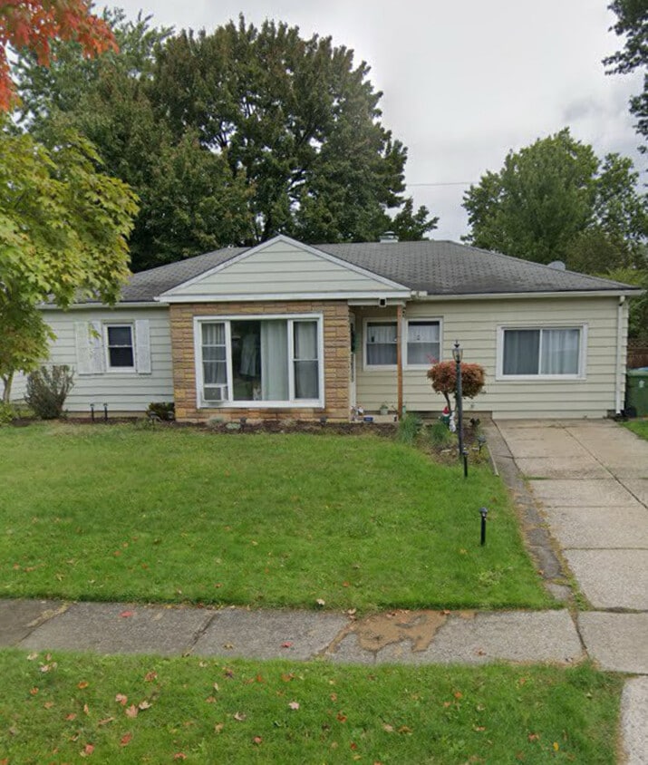 9880 Newkirk Dr, Parma Heights, OH 44130 House Rental in Parma