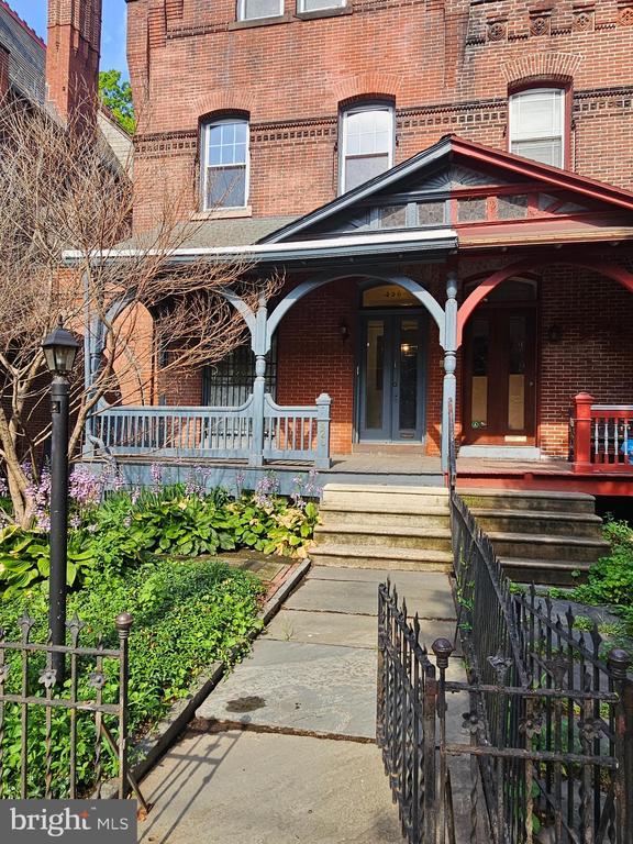 Building Photo - 426 S 42nd St