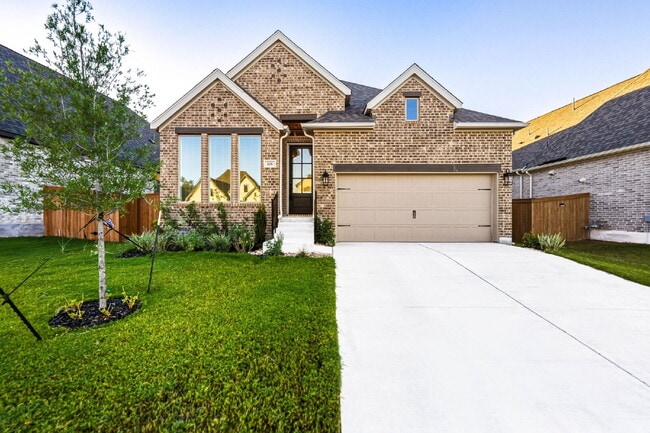 Building Photo - Elegant Home with Luxurious Features and R...