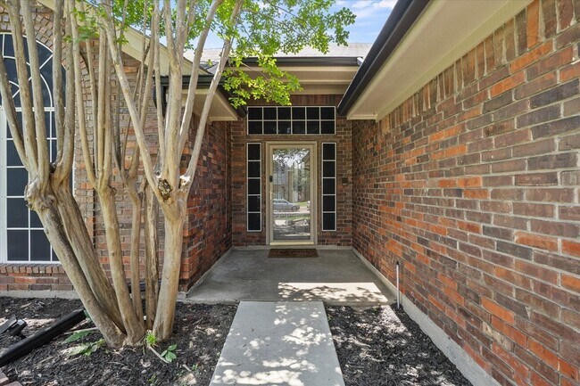 Building Photo - 2329 Penrose Dr