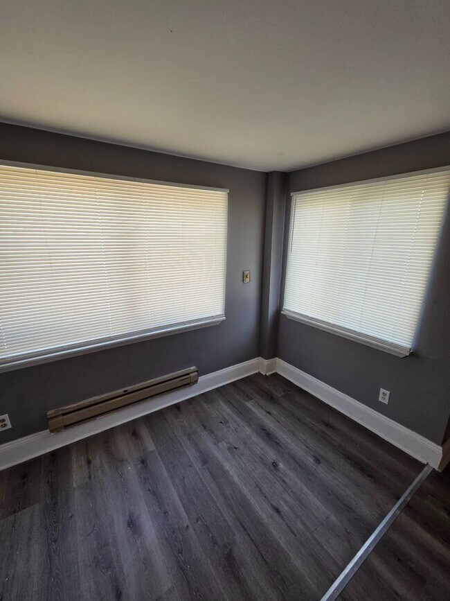 Foto del edificio - 2762 E 120th St