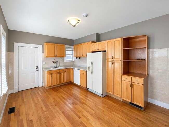 Photo - 325 Rogers St Apartment