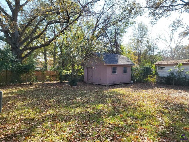 Foto del edificio - 303 Sparta St