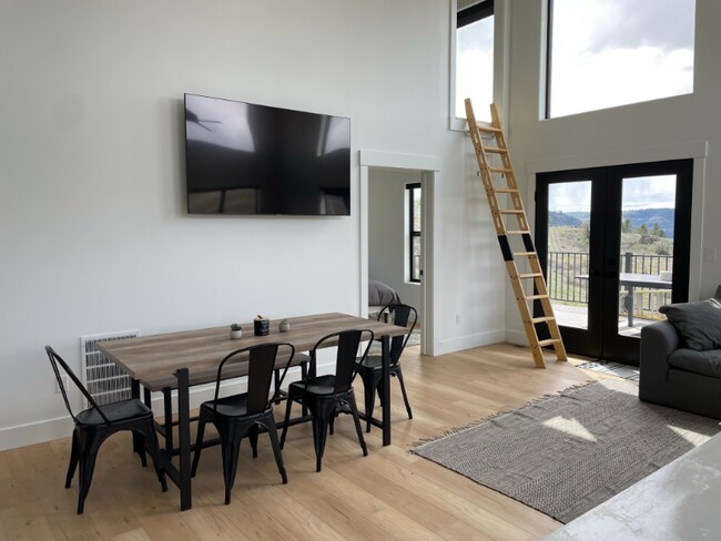 Foto del edificio - 40740 Clearview Dr N