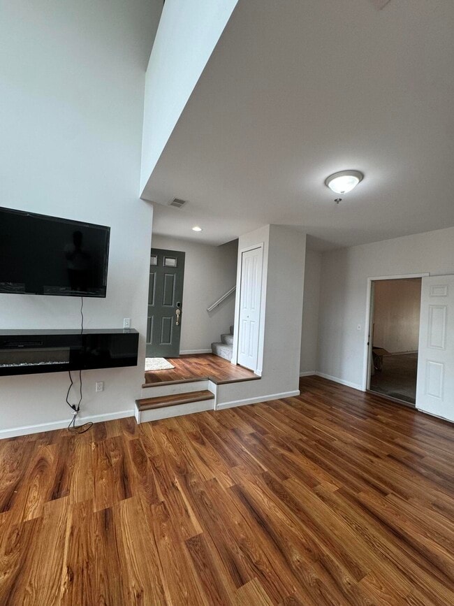 Building Photo - 413 Legato Dr
