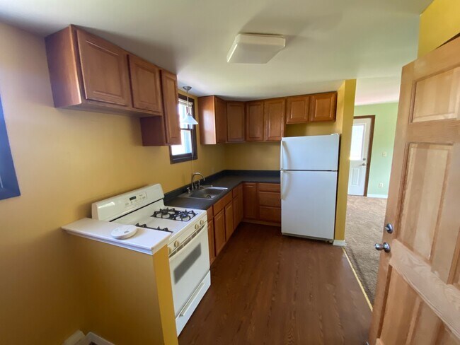 Foto del edificio - 7079 Hayes Hollow Rd