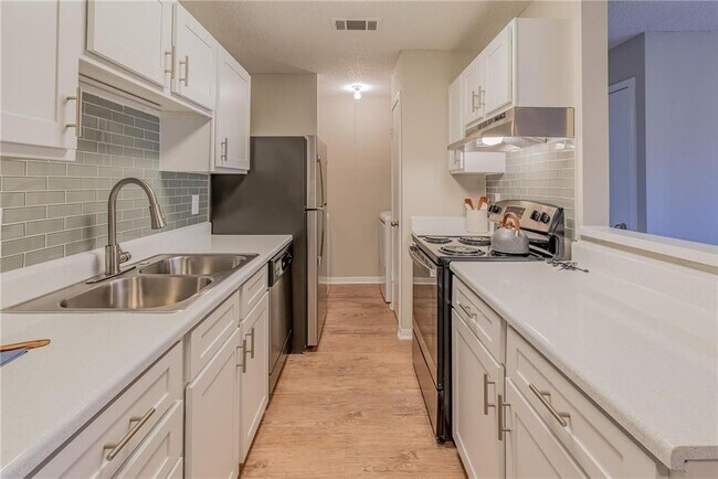 Building Photo - 9815 Copper Creek Dr