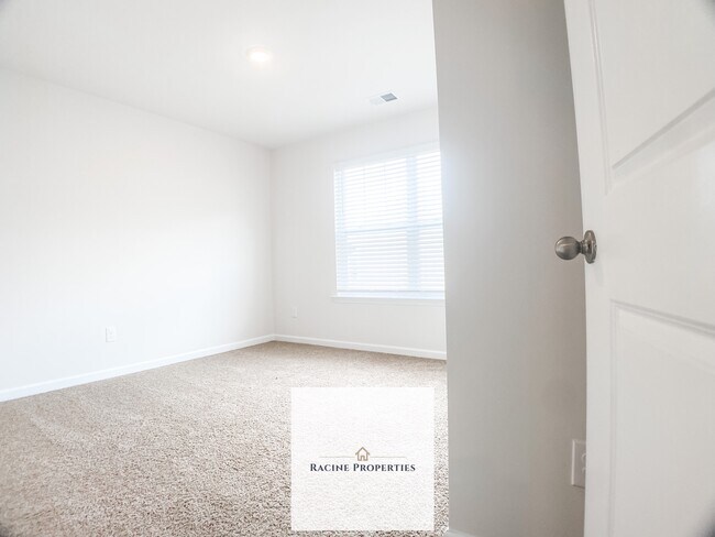 Building Photo - 104 Tara Oak Ct