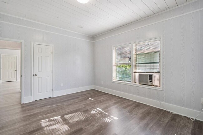 Foto del edificio - 304 Daniel St