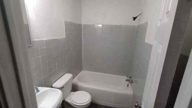 Building Photo - 2116 Jemison Ave
