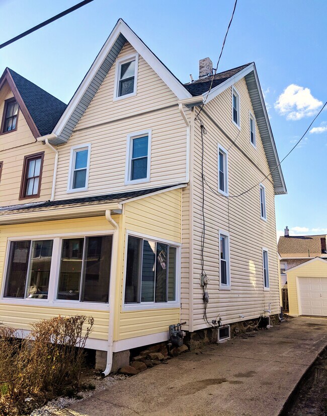 Building Photo - 28 Prospect Ave